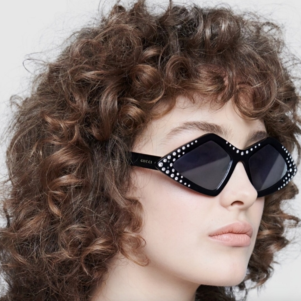 GUCCI Hollywood Black Swarovski Crystal Diamond Fashion Sunglasses GG0496S 004